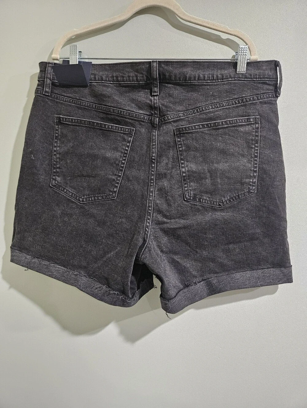 Gap High Rise 4 Inch Denim Shorts Size 33 Tall